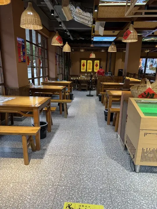伍道菜店内大厅